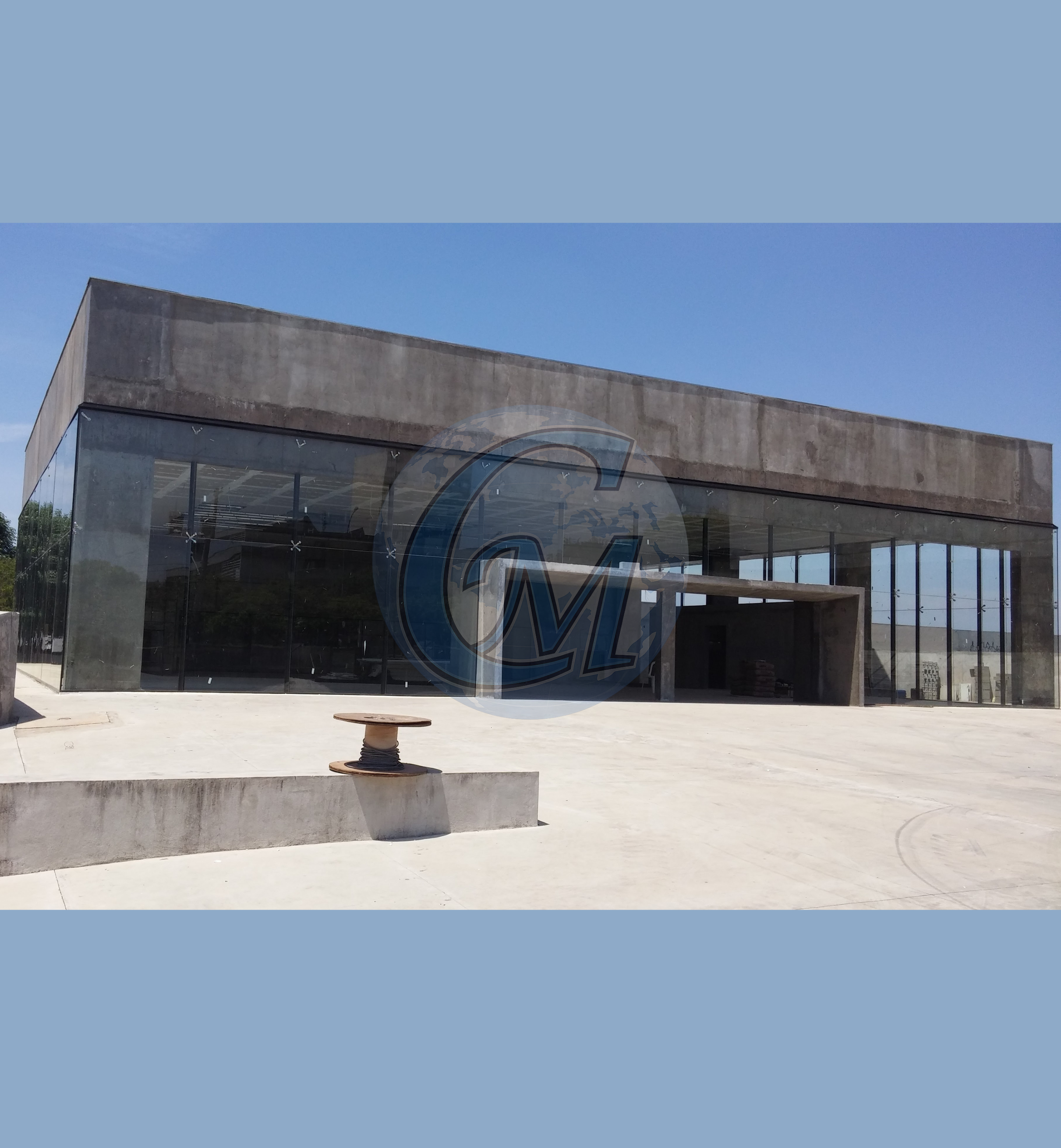 🔷 FACHADA EM VIDRO